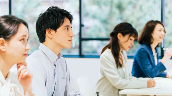 机の上では見えてこなかった事実